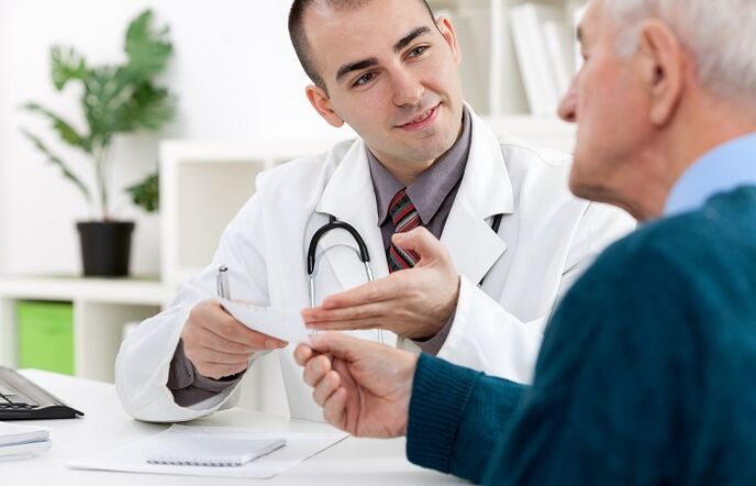 Zdravnik predpisuje zdravila za prostatitis